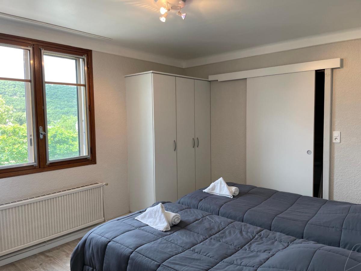 Hotel Les Chenes Sisteron Kültér fotó