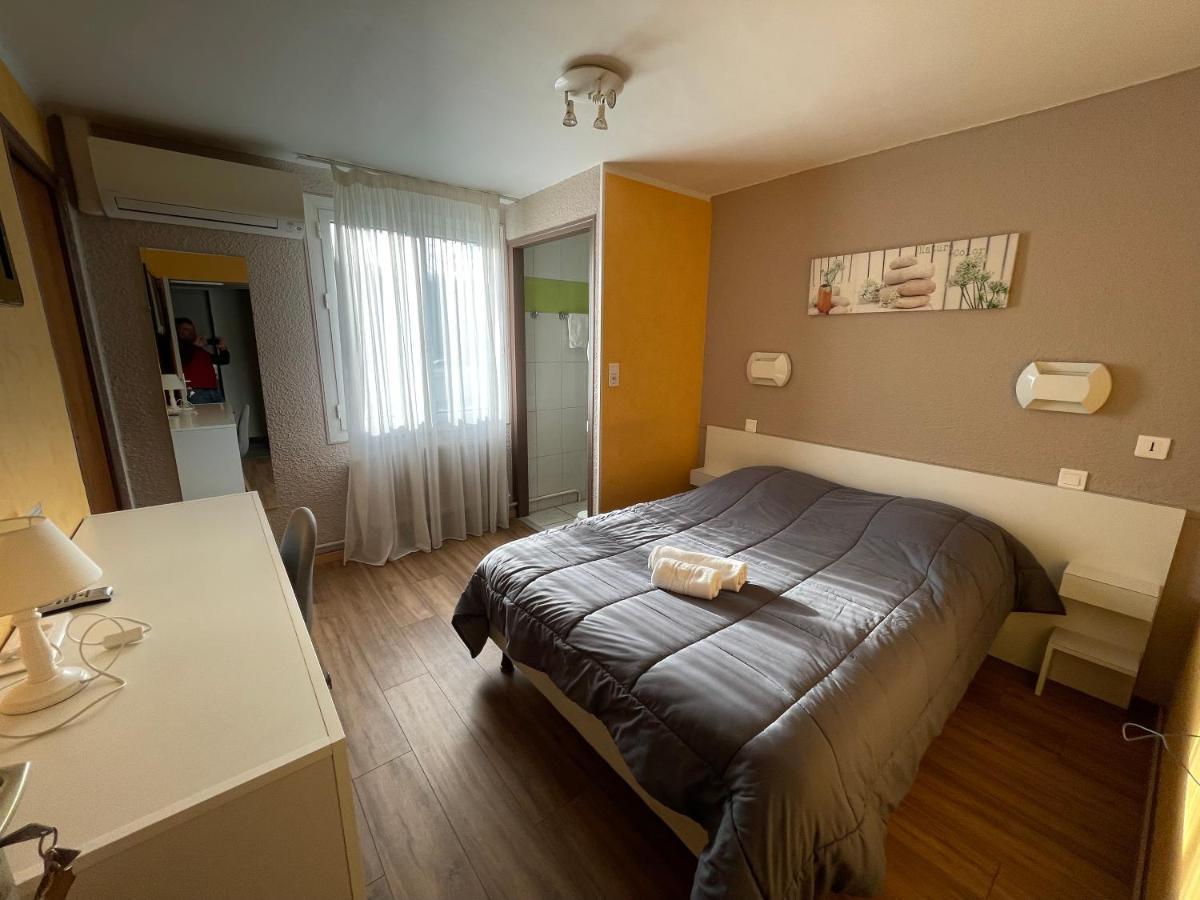 Hotel Les Chenes Sisteron Kültér fotó