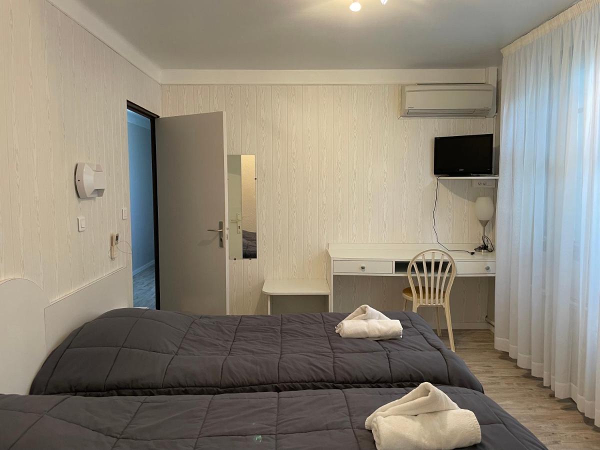 Hotel Les Chenes Sisteron Kültér fotó