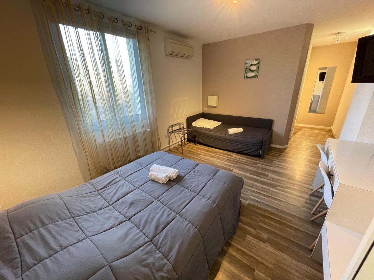 Hotel Les Chenes Sisteron Kültér fotó