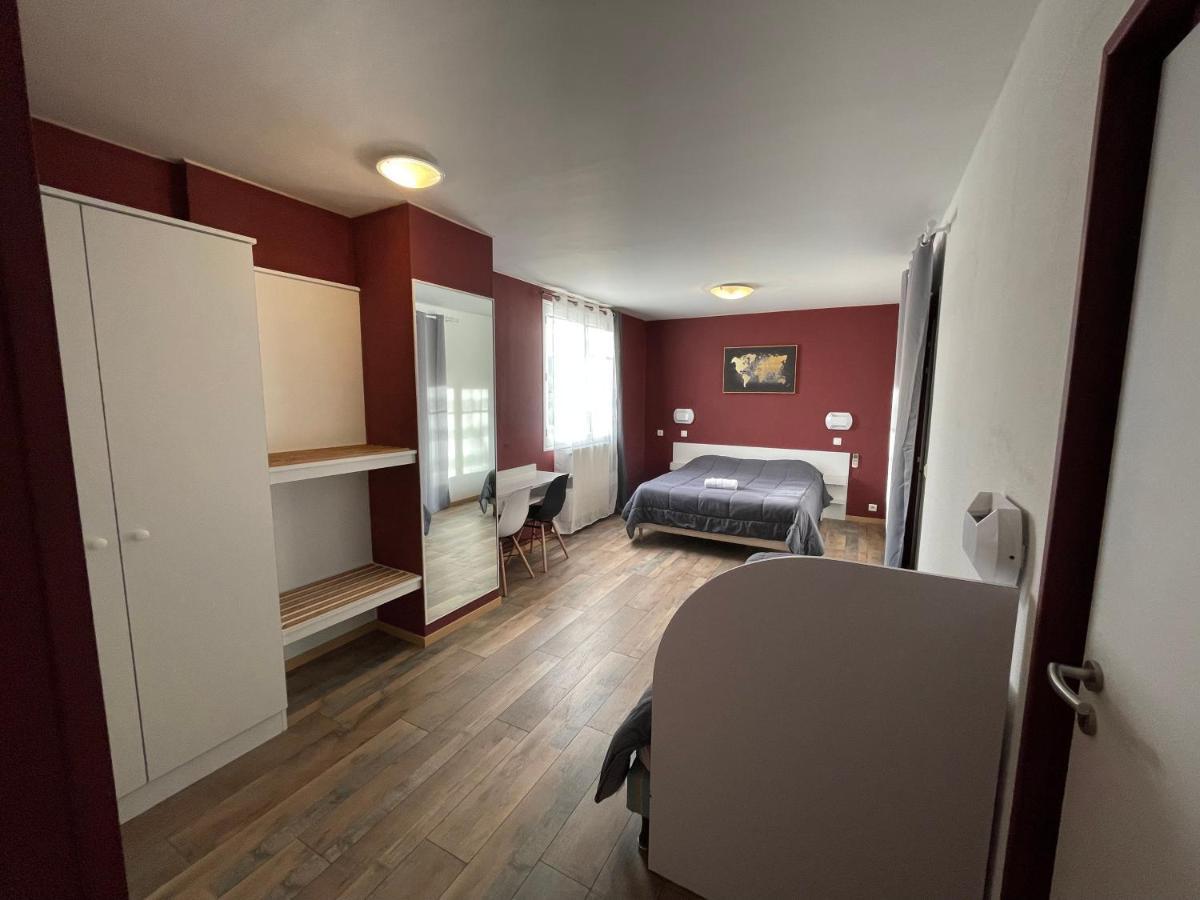 Hotel Les Chenes Sisteron Kültér fotó