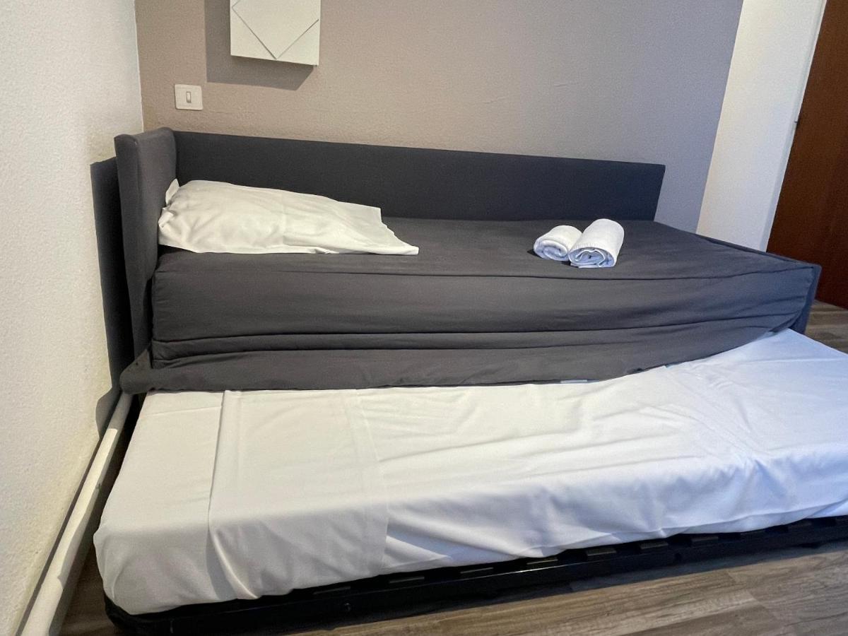 Hotel Les Chenes Sisteron Kültér fotó
