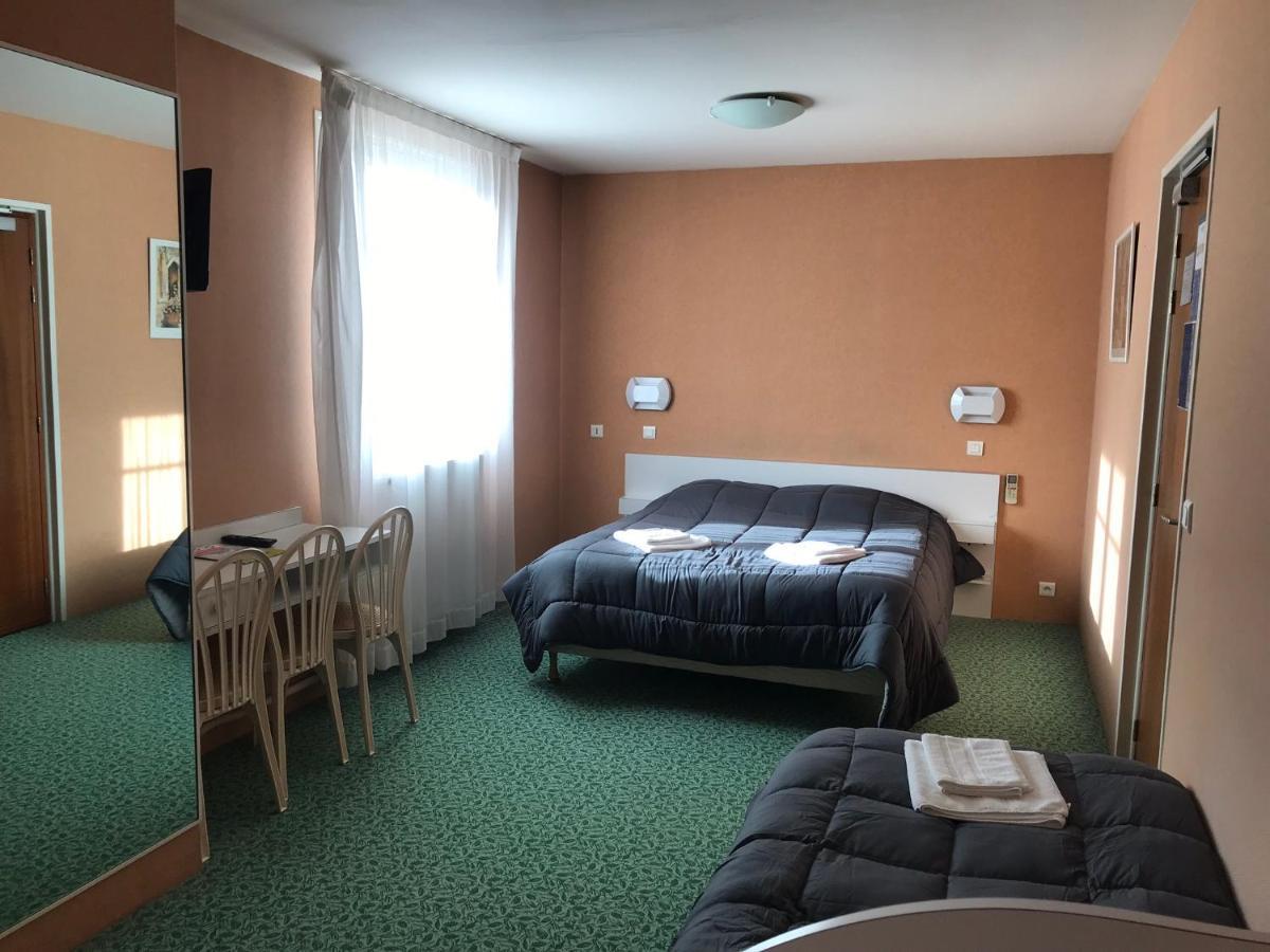 Hotel Les Chenes Sisteron Kültér fotó