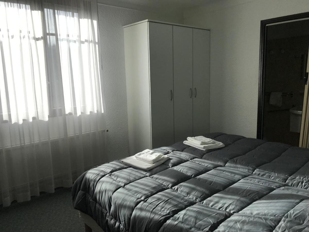 Hotel Les Chenes Sisteron Kültér fotó